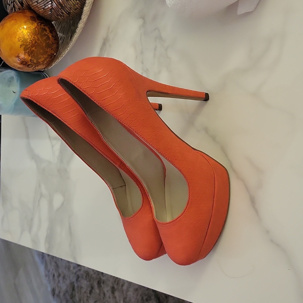 Shoes - Picture 2 of 3